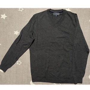 NWOT. Club Room Men’s V-Neck Sweater. Medium. Never Worn.